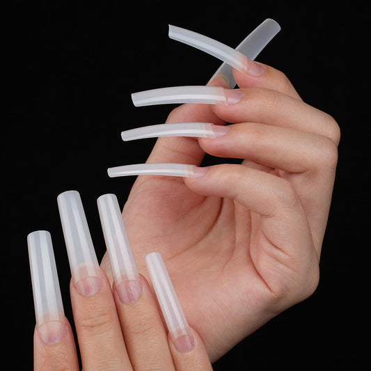 Choose a fake nail shape that suits you